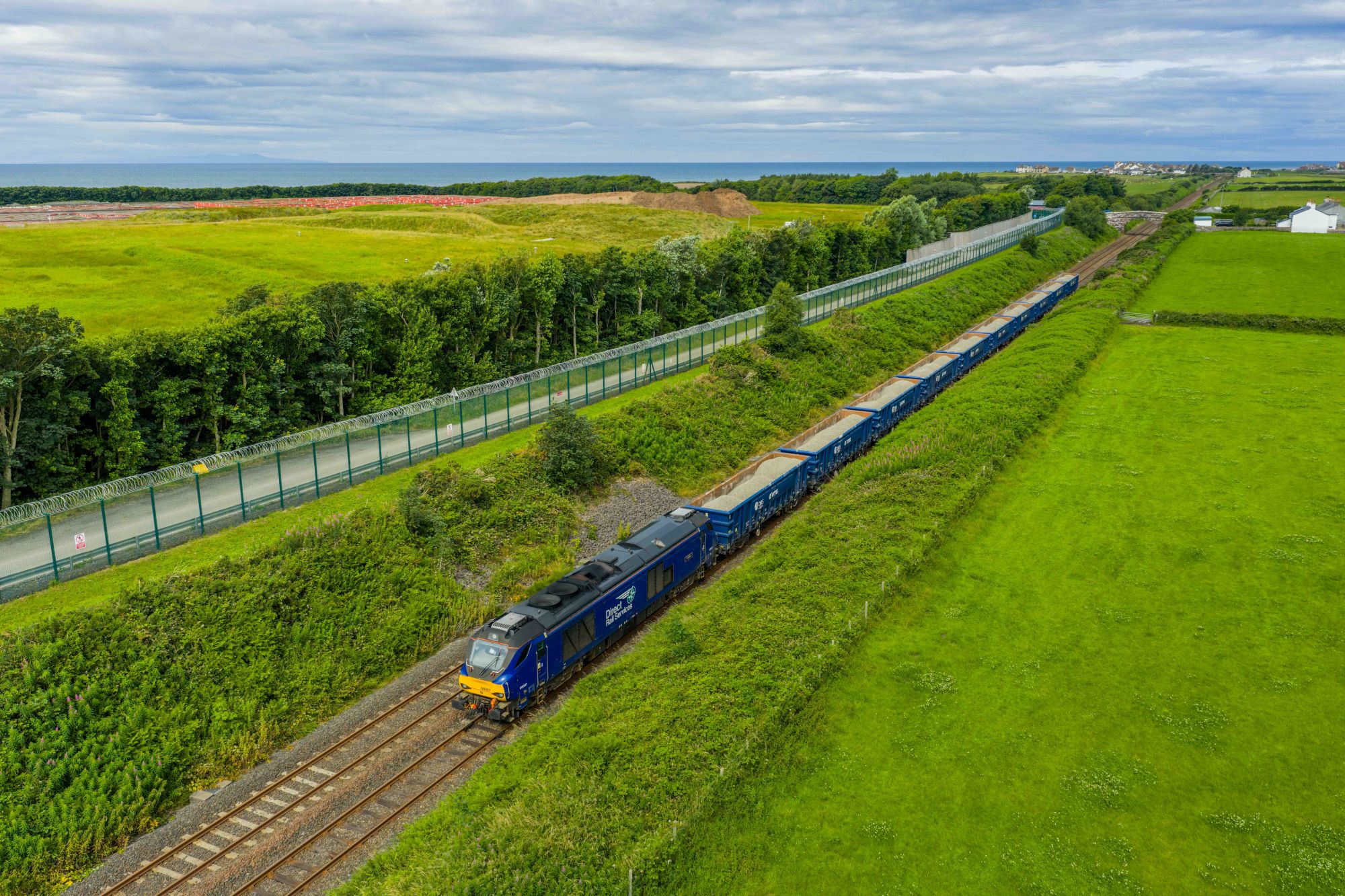 Train delivery of aggregate as part of the Southern Trench Interim Membrane work